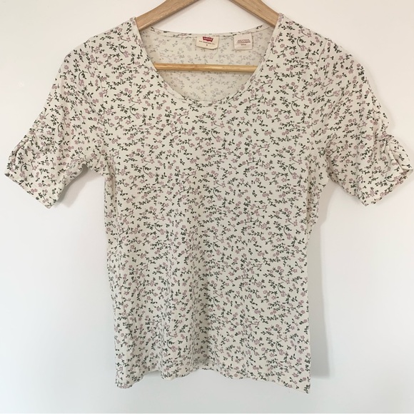 Levi’s Floral T-Shirt - Picture 1 of 5